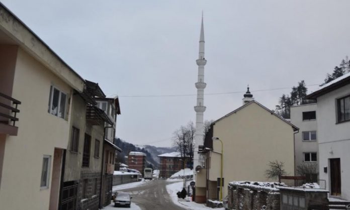 Moja adresa: Srebrenica - Uslov za dijalog je Zakon o zabrani negiranja genocida