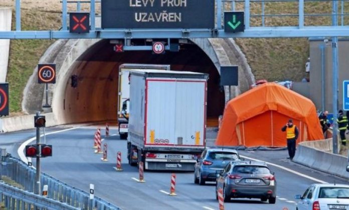 Njemačka zatvara granicu s Austrijom i Češkom zbog novih sojeva koronavirusa