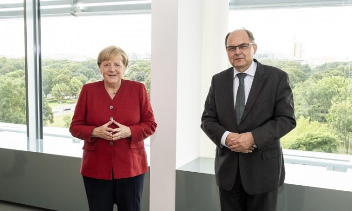OHR - Kancelarka Merkel osigurala punu podršku visokom predstavniku Schmidtu