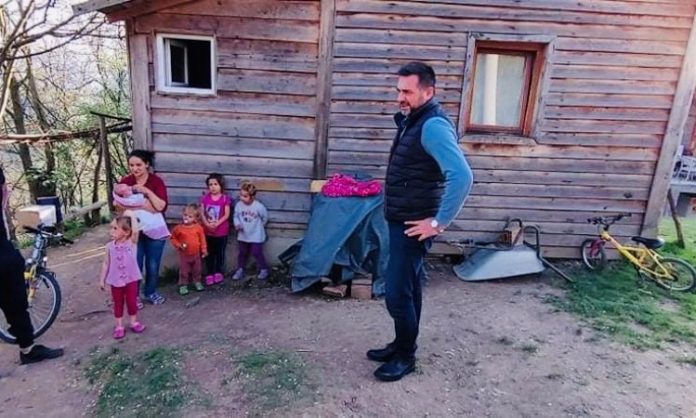 Ramić posjetio porodicu Mehić iz Bratunca Šestočlana porodica dobit će novi dom