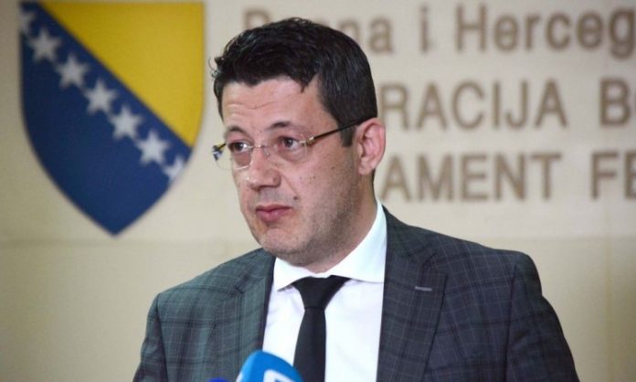 Čampara traži od Ustavnog suda BiH da proglasi Dodika nesposobnim za vršenje funkcije člana Predsjedništva BiH